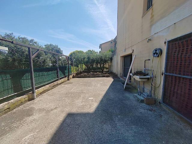 Box in vendita a Marche, Ancona