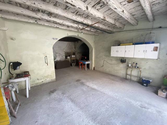Box in vendita a Marche, Ancona