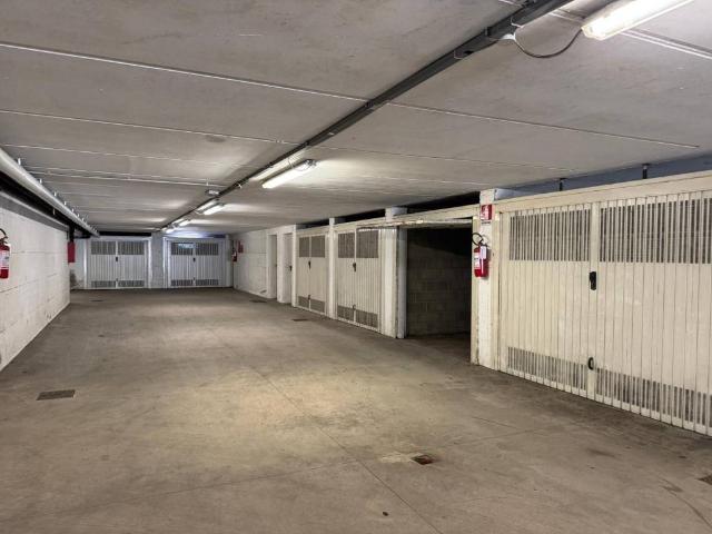 Box in vendita a Comunità Montana Valli del Verbano, Luino