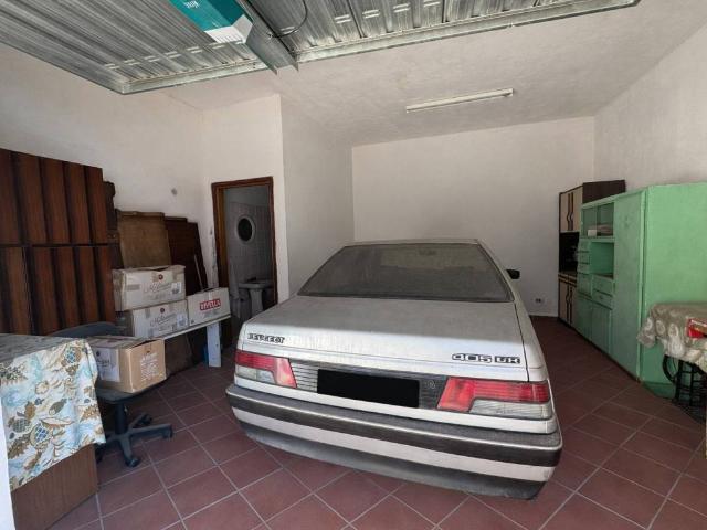 Box in vendita a Lustra, Campania