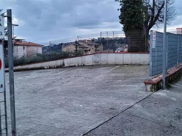 Box in vendita a Vergini, Marche