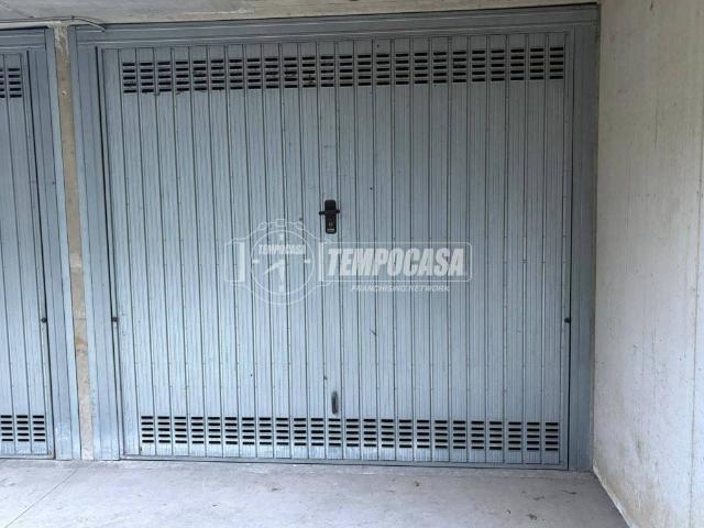 Box in vendita a Macherio, Lombardia