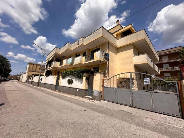 Box in vendita a Maddaloni, Campania