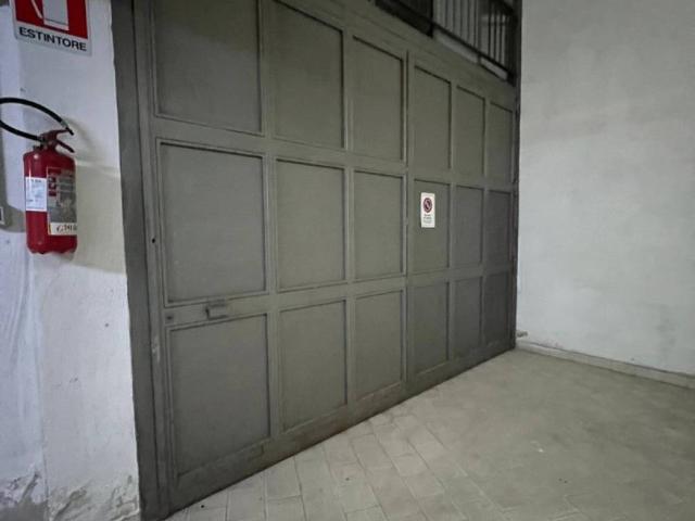Box in vendita a Maddaloni, Campania