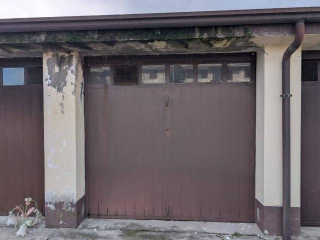 Box in vendita a Magnago, Lombardia