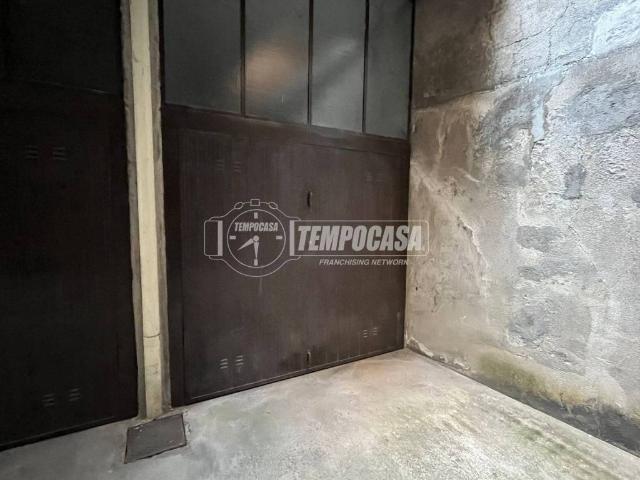 Box in vendita a Magnago, Lombardia