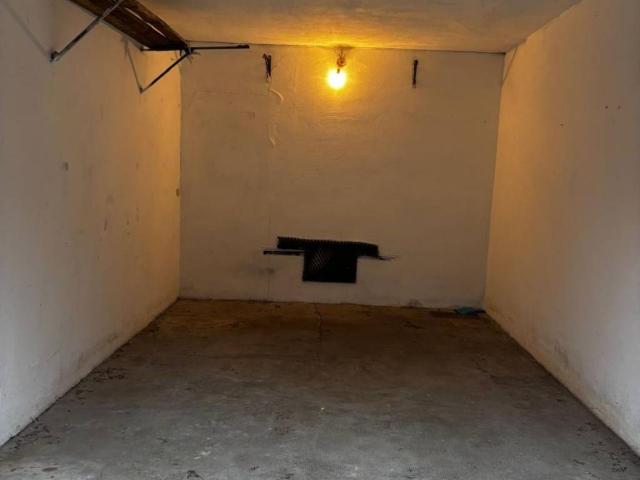Box in vendita a Malgrate, Lombardia