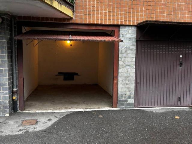Box in vendita a Malgrate, Lombardia