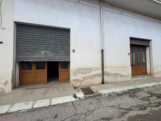 Box in vendita a Puglia, Taranto