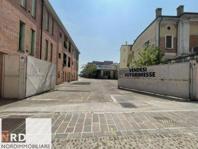 Box in vendita a Fiera-Catena, San Giorgio Di Mantova