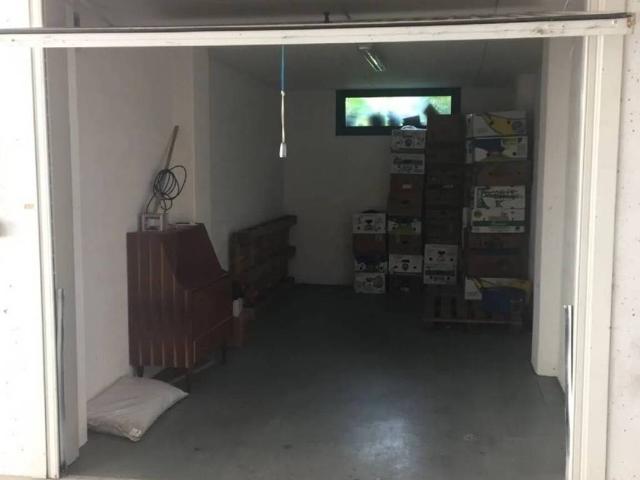 Box in vendita a Unione dei comuni del Distretto Ceramico, Maranello