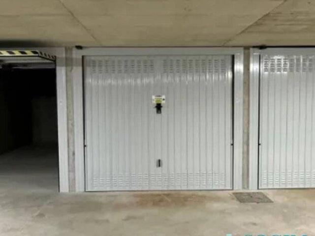 Box in vendita a Mariano Comense, Lombardia