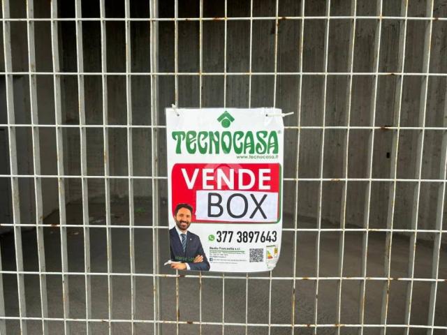 Box in vendita a Puglia, Taranto
