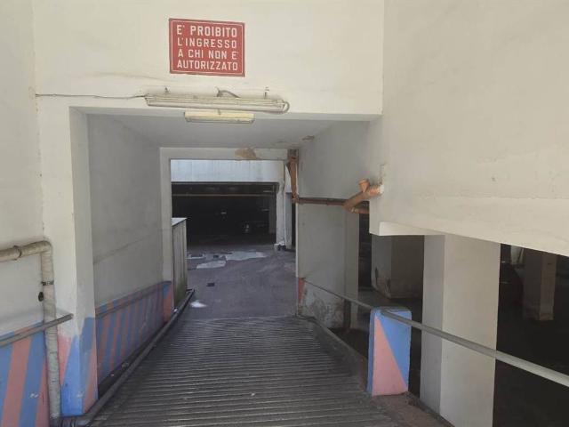 Box in vendita a Puglia, Taranto