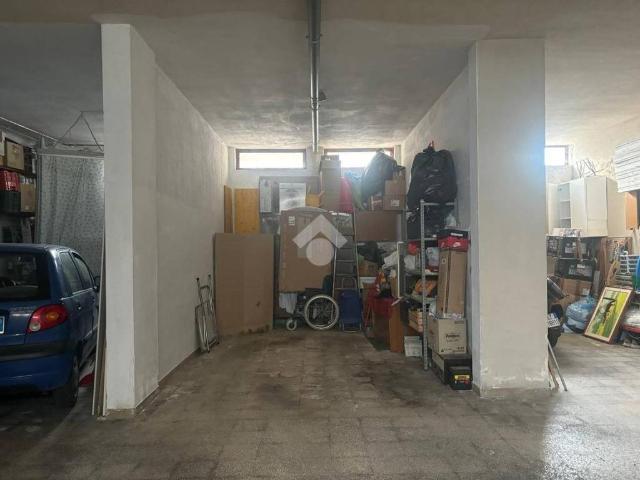 Box in vendita a Puglia, Taranto