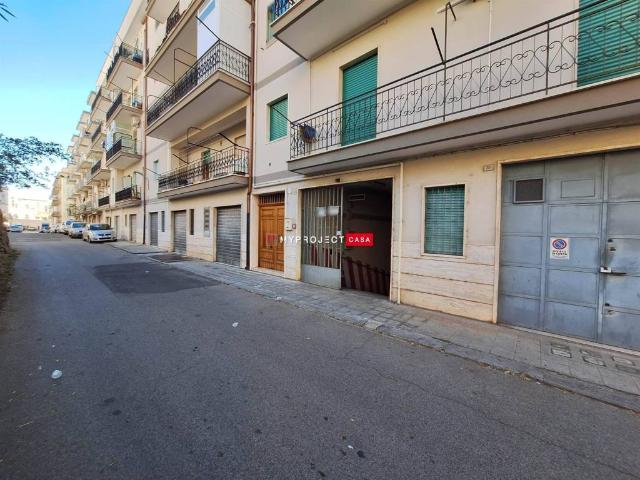 Box in vendita a Puglia, Taranto