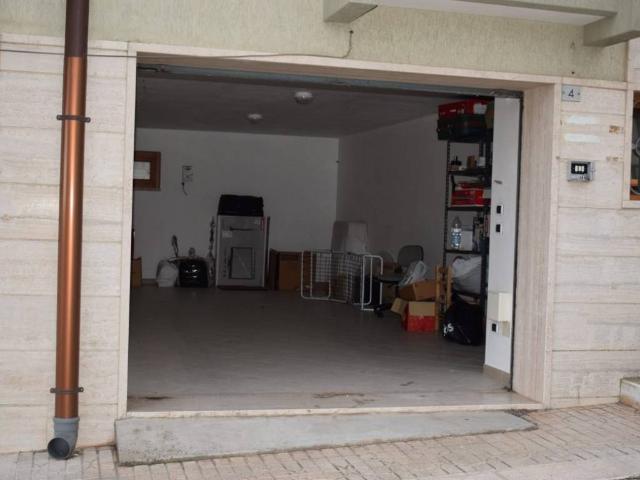 Box in vendita a Puglia, Taranto