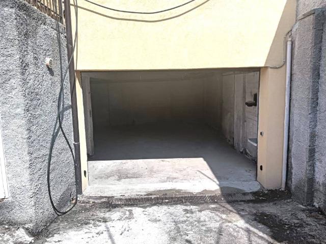 Box in vendita a Mascali, Sicilia