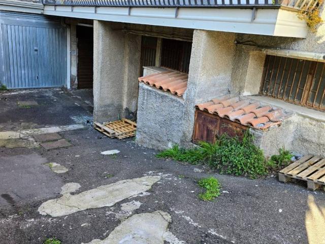 Box in vendita a Mascalucia, Sicilia