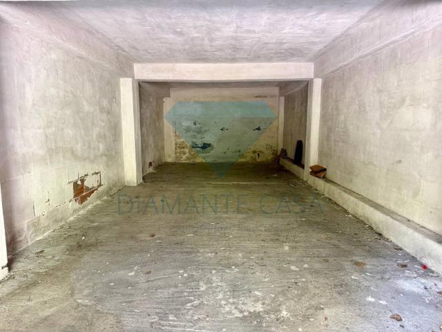 Box in vendita a Mascalucia, Sicilia