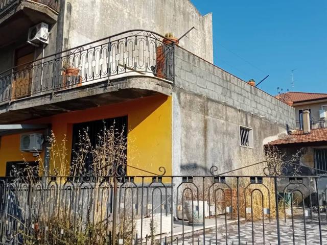 Box in vendita a Mascalucia, Sicilia