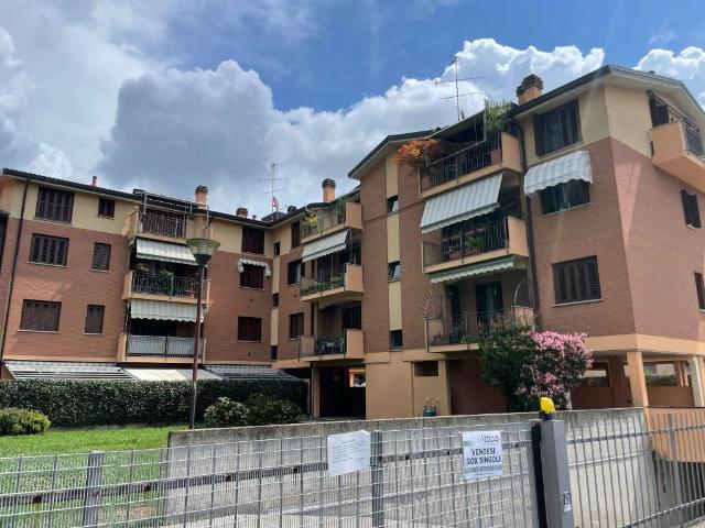 Box in vendita a Meda, Lombardia