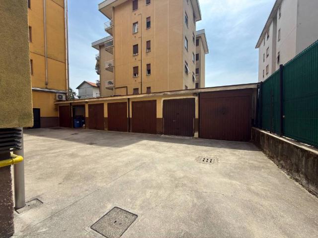 Box in vendita a Meda, Lombardia