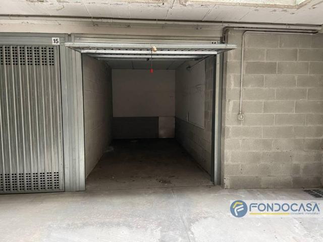 Box in vendita a Meda, Lombardia
