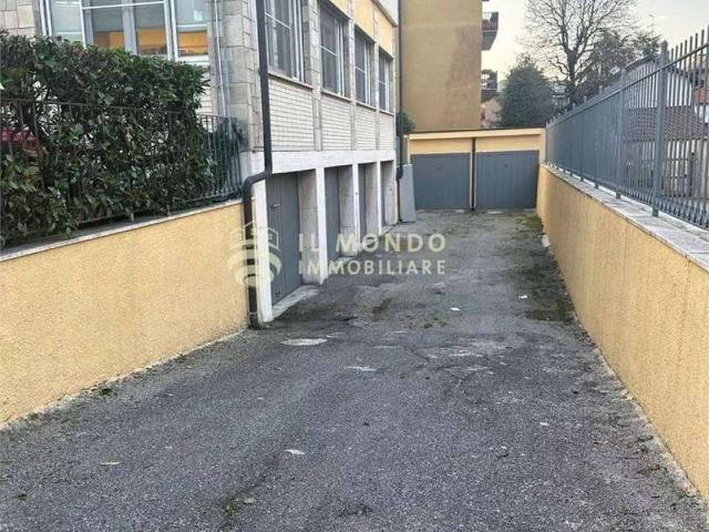 Box in vendita a Melegnano, Lombardia
