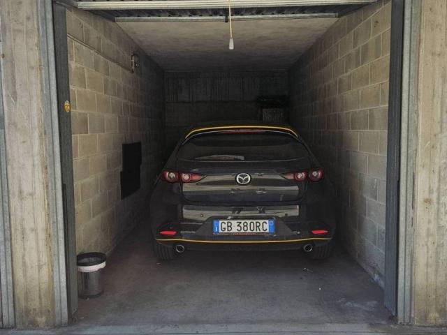 Box in vendita a Melzo, Lombardia