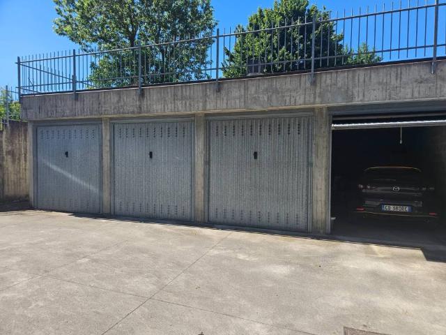 Box in vendita a Melzo, Lombardia