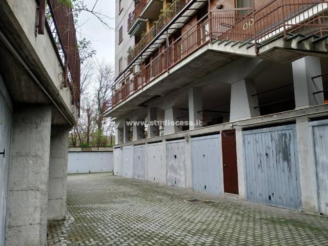 Box in vendita a Melzo, Lombardia