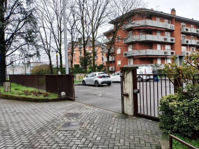 Box in vendita a Melzo, Lombardia
