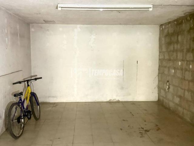 Box in vendita a Pagnano, Merate