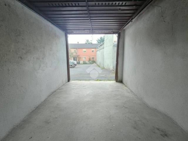 Box in vendita a Mezzago, Monza e della Brianza