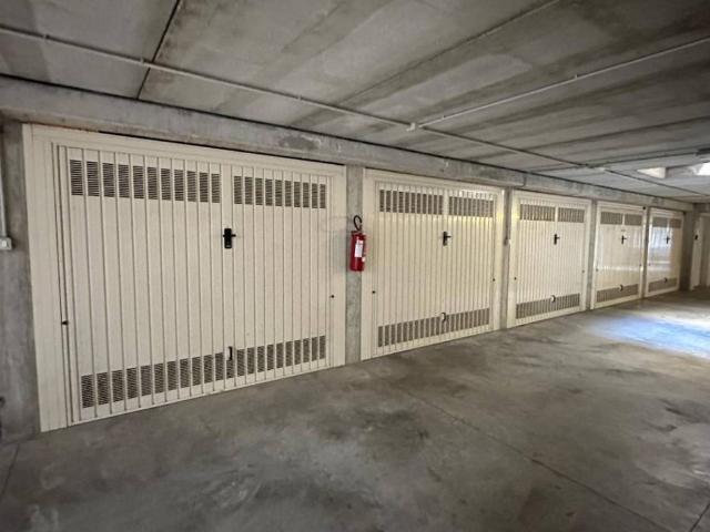 Box in vendita a Loreto, Milano