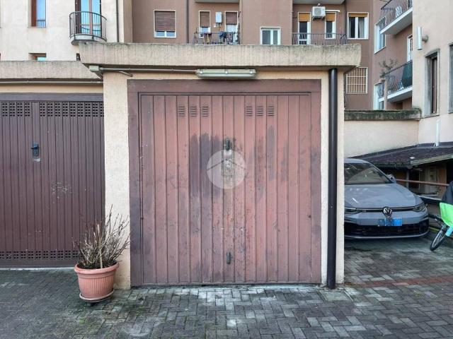 Box in vendita a Municipio 8 di Milano, Milano