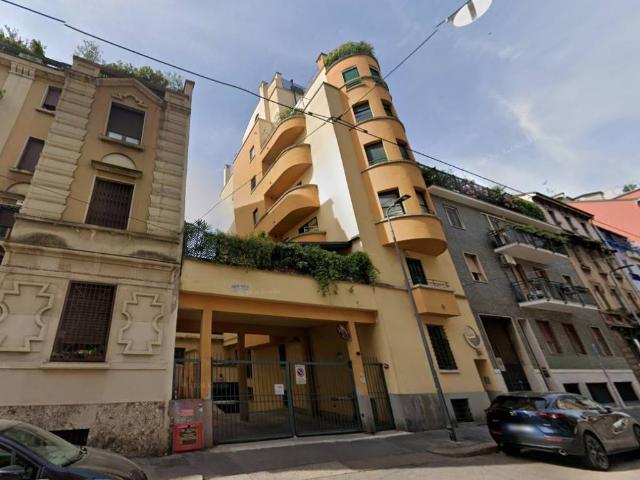 Box in vendita a Loreto, Milano