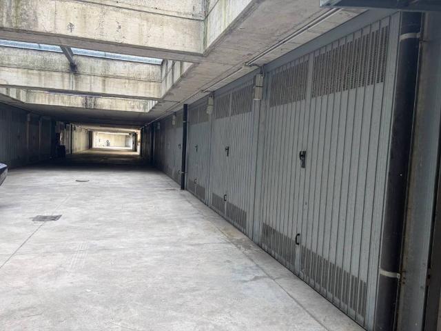 Box in vendita a Gratosoglio, Milano