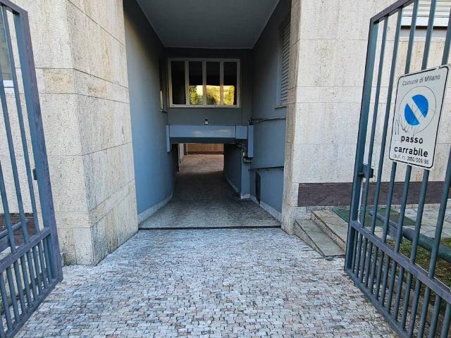 Box in vendita a Buenos Aires - Venezia, Milano