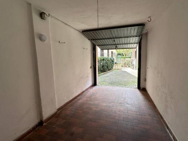 Box in vendita a Padova, Milano