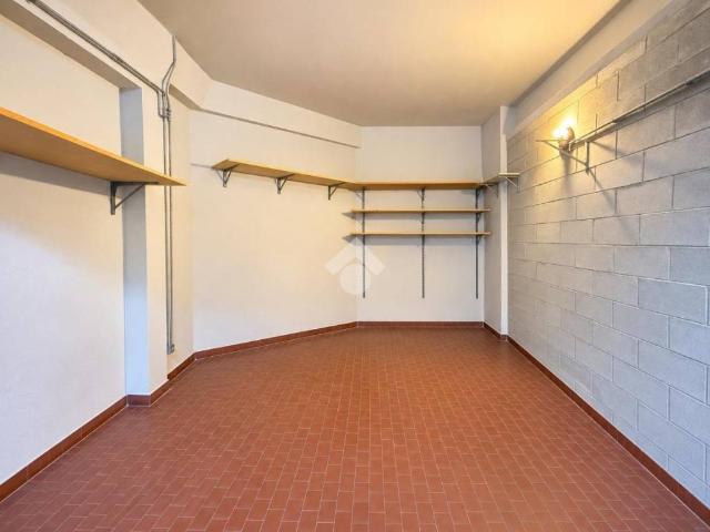 Box in vendita a Ticinese, Milano