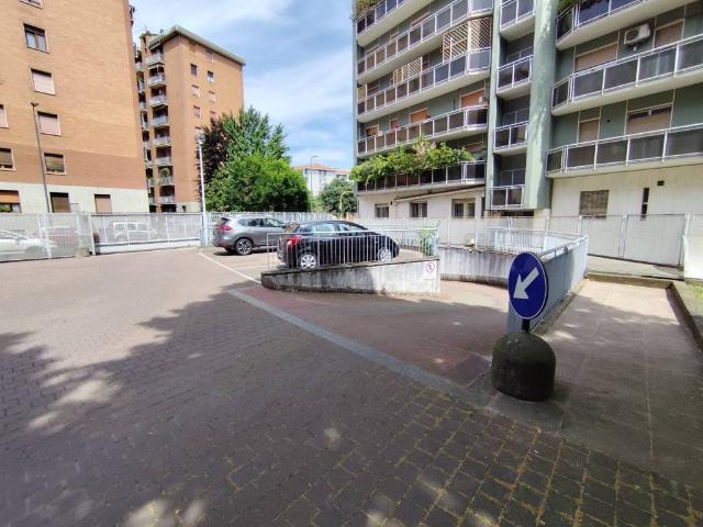 Box in vendita a Municipio 2, Milano