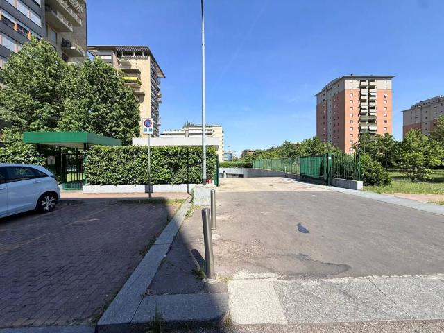 Box in vendita a Municipio 5, Milano