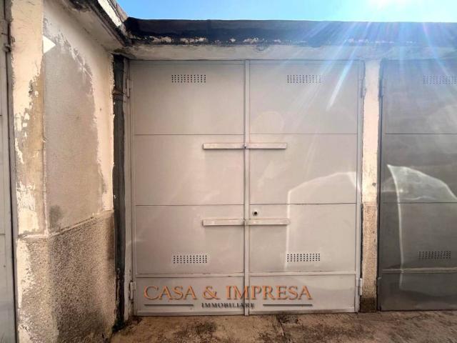 Box in vendita a Padova, Milano