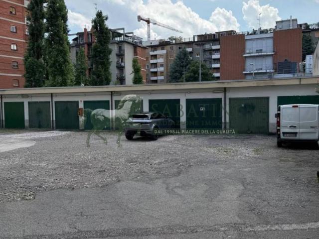Box in vendita a Municipio 7, Milano