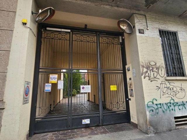 Box in vendita a Loreto, Milano