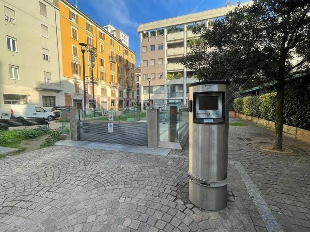Box in vendita a Municipio 9, Milano