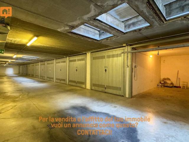 Box in vendita a Padova, Milano