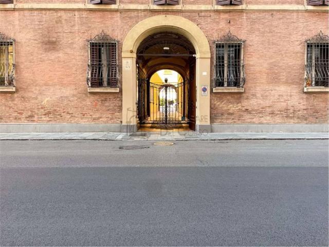 Box in vendita a Centro Storico, Modena